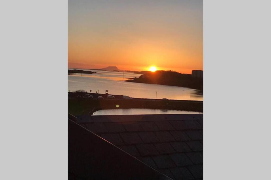 Clew Bay Balcony Views - Westport Quay Apt Apartment ภายนอก รูปภาพ